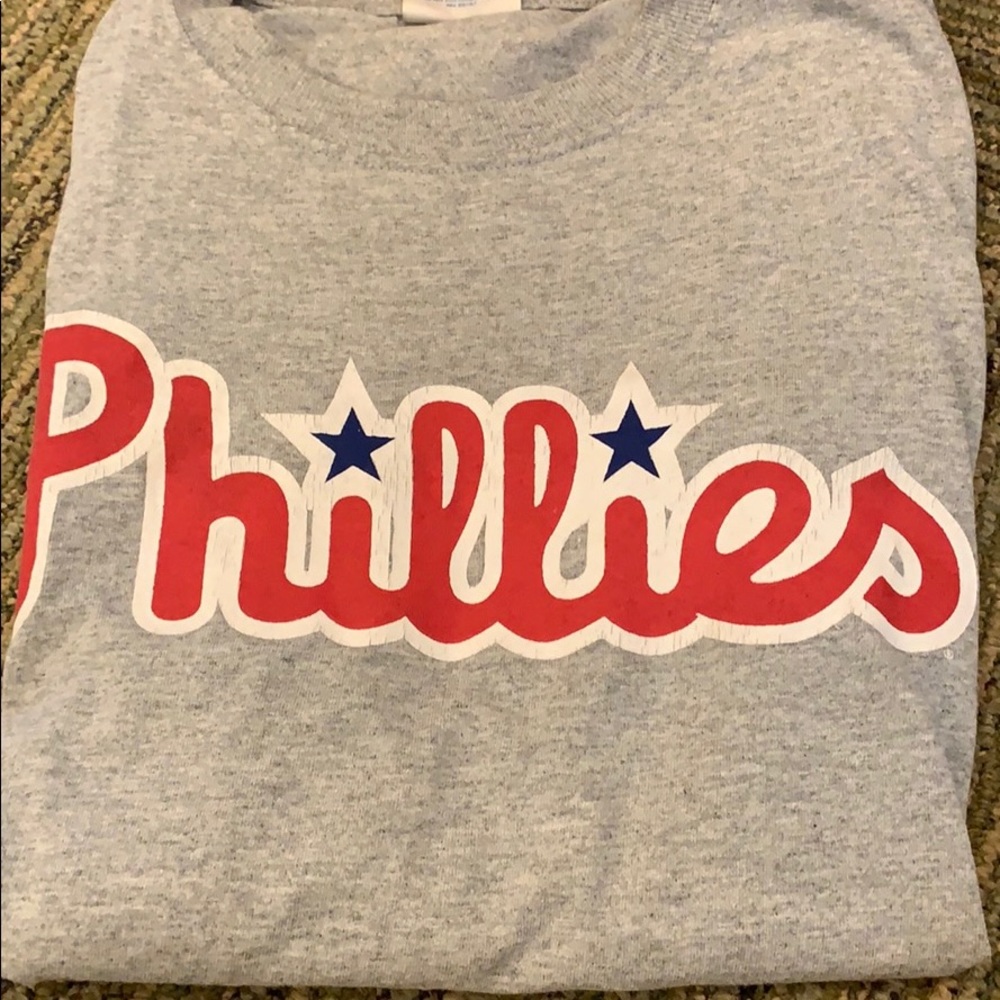 Phillies tee